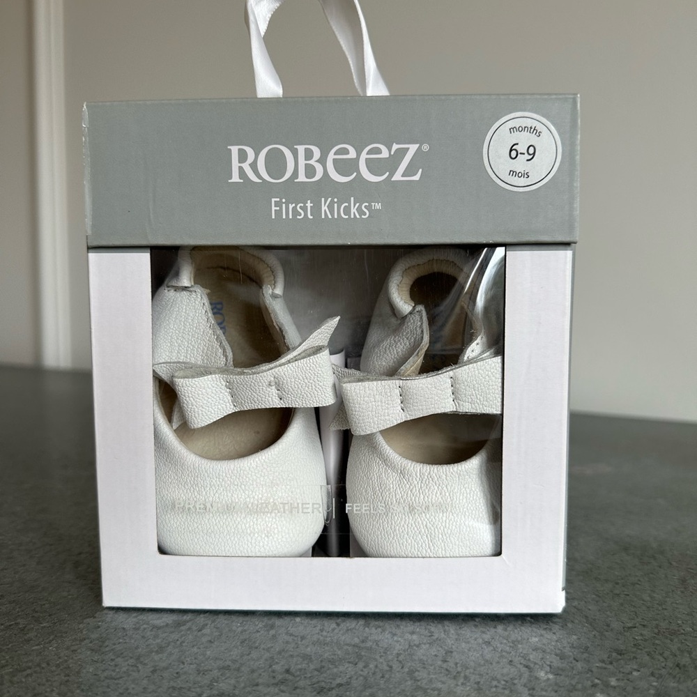 Robeez White Leather Baby Shoes
